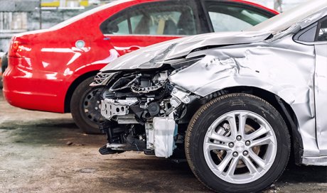 Remplacer un pare choc accidenté d'une voiture à Lavérune. HDP CARROSSERIE