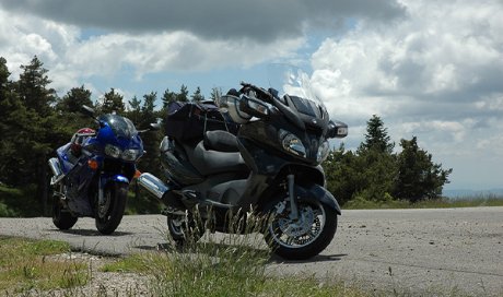 Rénovation d'un carénage abîmé d'une moto à Lavérune. HDP CARROSSERIE